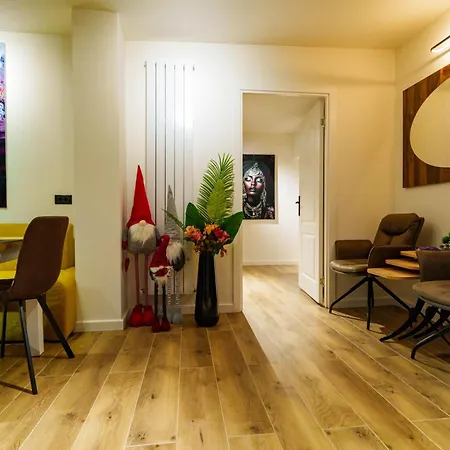 Break Aparments Apartment