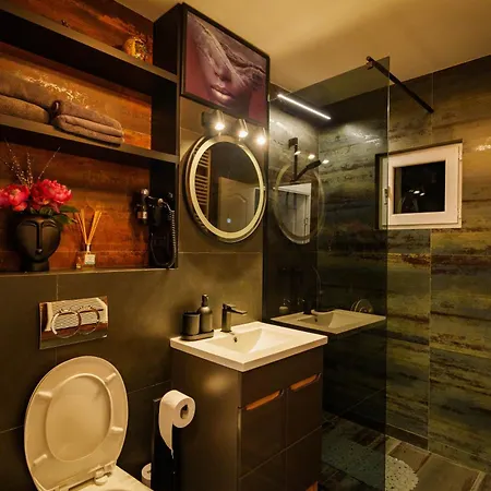 Break Aparments Apartment