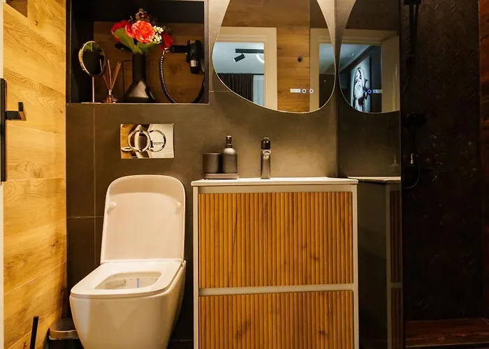 Break Aparments Apartment