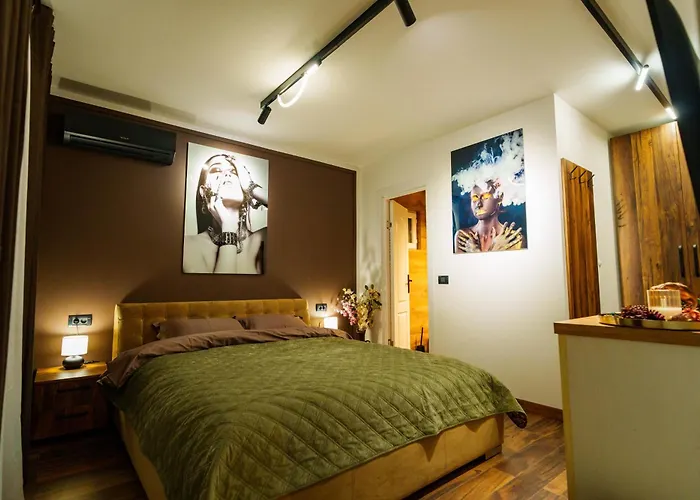 아파트 Break Aparments *